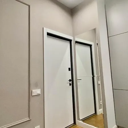 Apartment Favorit 2 кім безкоштовна парковка центр з балконом не далеко від ж д вокзалу звітні документи *