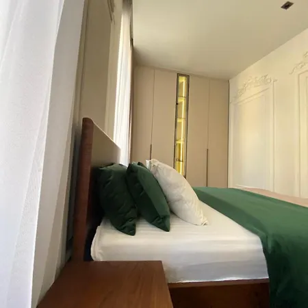 Apartment Favorit 2 кім безкоштовна парковка центр з балконом не далеко від ж д вокзалу звітні документи Lviv