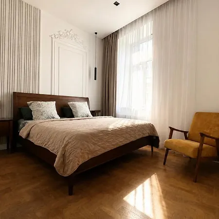 Apartament 10, -apart 2 кім ізольовані центр з балконом безкоштовна парковка *