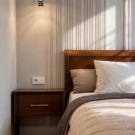 Apartament 10, -apart 2 кім ізольовані центр з балконом безкоштовна парковка